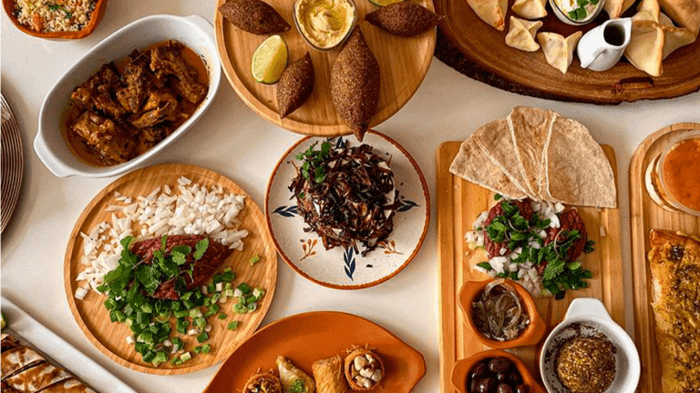 Restaurante Árabe em Salvador: 3 opções que irão te levar às Arábias