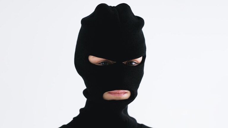 Golpistas no Instagram copiam perfis de restaurantes para enganar usuários