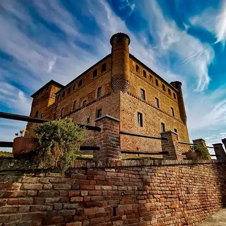 Chef italiano paga mais de 650 mil reais por uma trufa branca Castello de Grinzane