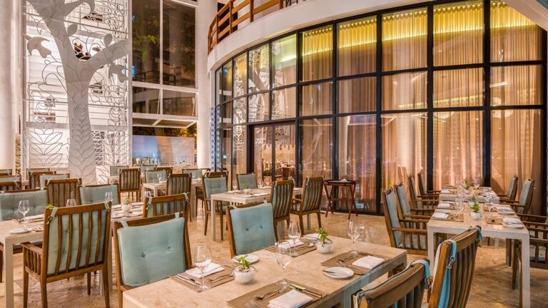 Wish Hotel da Bahia aposta em samba e feijoada no alto verão