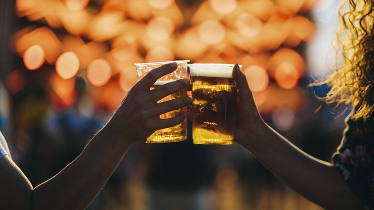 Oktober Festival no Salvador Shopping com comidinhas, cerveja e muita música