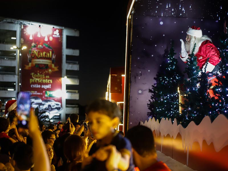 Caminhões iluminados da Caravana de Natal da Coca-Cola chegam em Salvador  neste sábado - Muito Gourmet