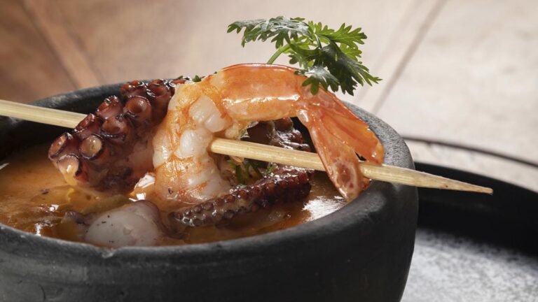 Rainha das Águas: 705 Restaurante e Bar apresenta menu e drink temáticos para brindar Iemanjá