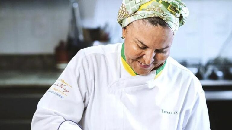 Chef Tereza Paim apresenta receita exclusiva de moqueca mista para a Semana Santa