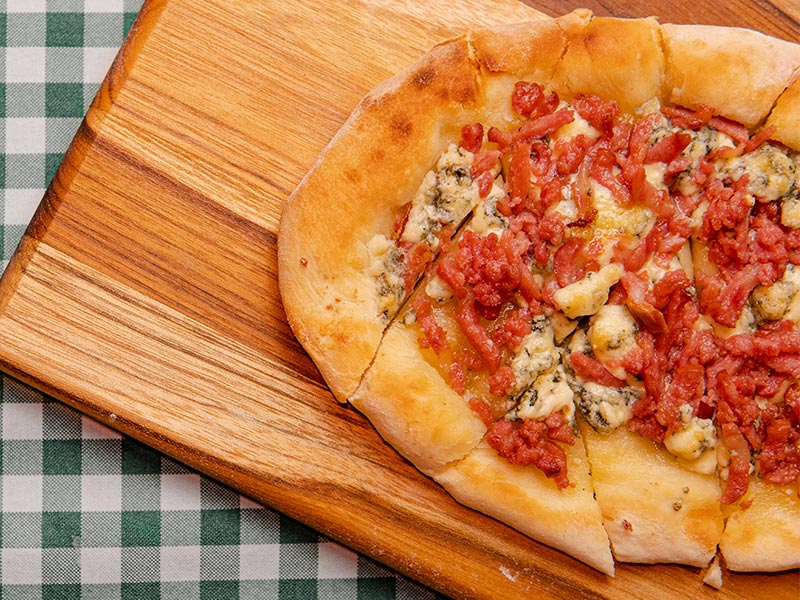 Pizzeta de Calabresa com Gorgonzola