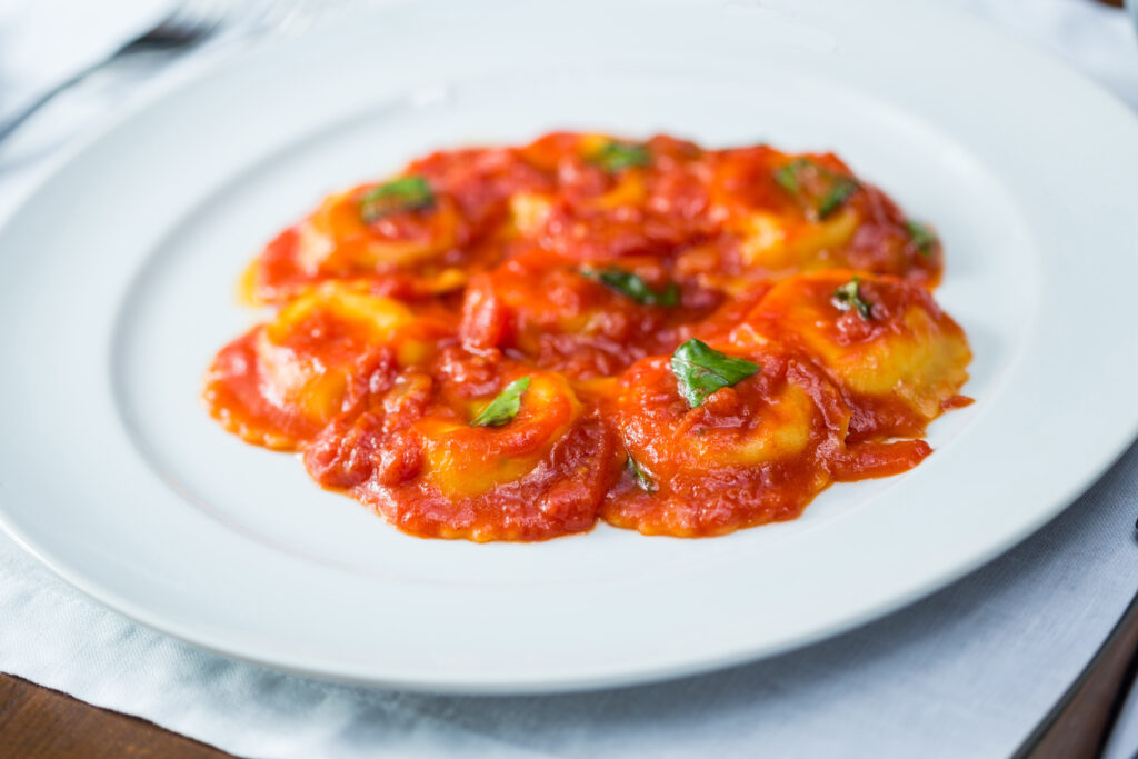 Ravioli de Lagosta com Molho de Tomate