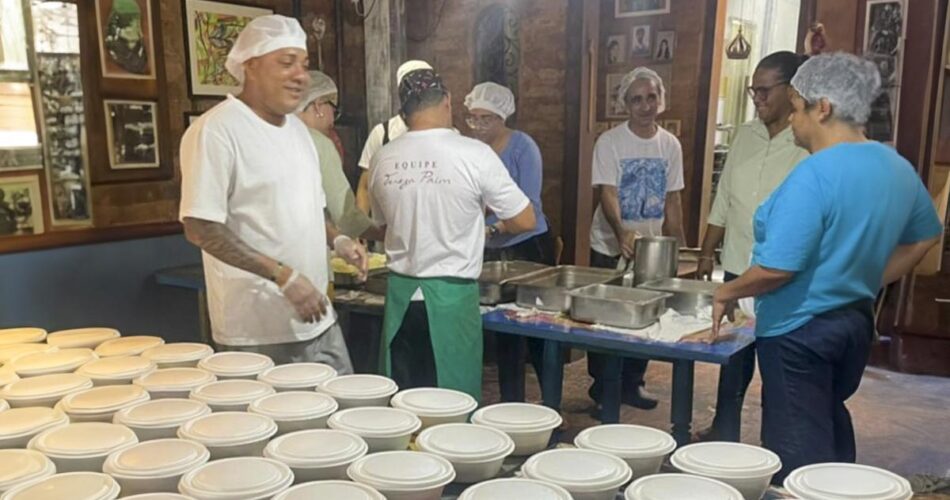 Casa de Tereza e Chef Tereza Paim Distribuem 1.750 Feijoadas em Ação Solidária