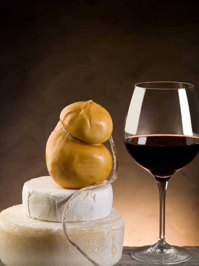 5-harmonizacoes-inusitadas-de-vinho-com-queijo