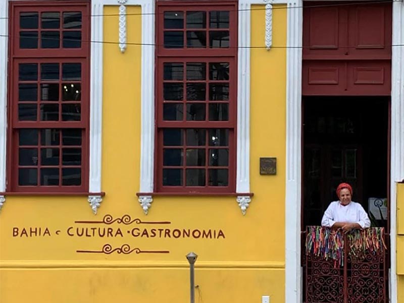 Chef Tereza Paim comemora 11 anos da Casa de Tereza com Caruru de Cosme e Damião no cardápio
