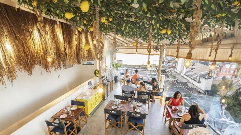 Camarote Allê: Uma Experiência Gastronômica e Musical no Carnaval do Santo Antônio 2024