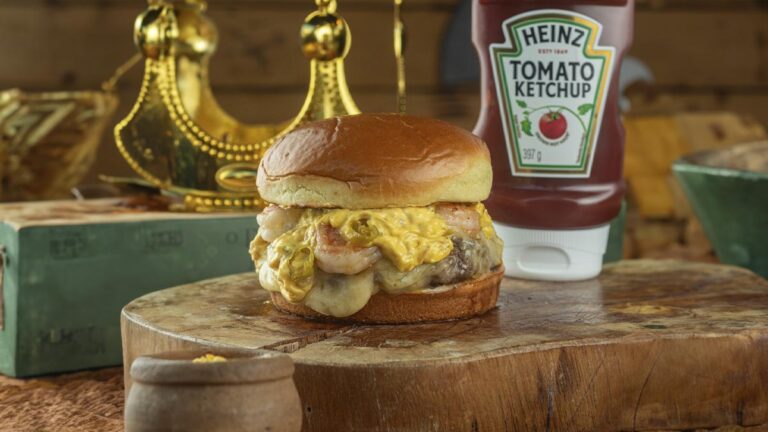 Você Provaria? Lanchonete de Salvador lança um Inusitado Hambúrguer de Moqueca