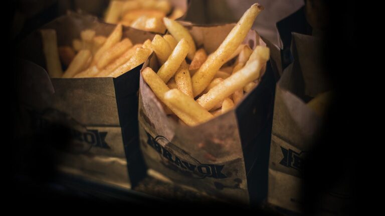 Batatas com Propósito: Bravo Burger reverte lucro em vendas de batata frita em prol do Rio Grande do Sul