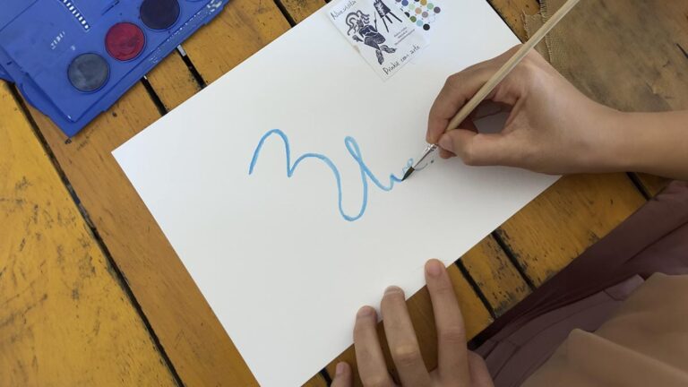 Comer, Beber e Pintar: Manhã de Arte e Brunch no Blue Praia Bar