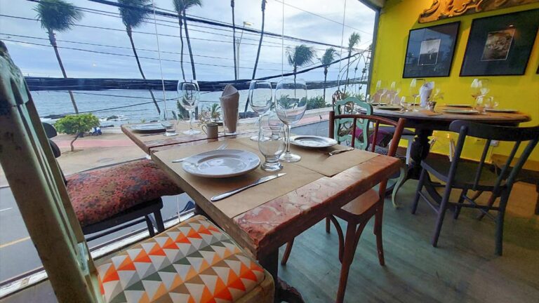 RiviéRouge Bistrô aporta no Rio Vermelho com Gastronomia Afetiva e Drinks Autorais