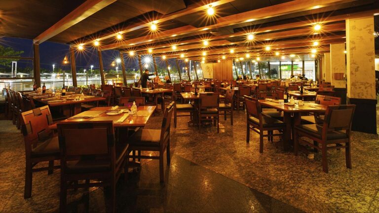JP Steakhouse inaugura churrascaria em Salvador com vista para o mar