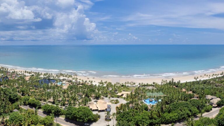 Cana Brava Resort recebe selo internacional por uso de energia 100% renovável