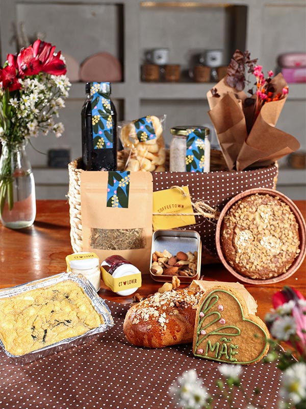 Coffeetown Salvador celebra o mês das mães com chá da tarde especial e cestas personalizadas cesta mes das maes 02