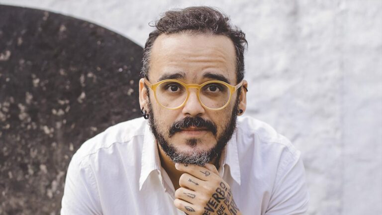 Autor finalista do Jabuti transforma o sertão baiano em literatura fantástica