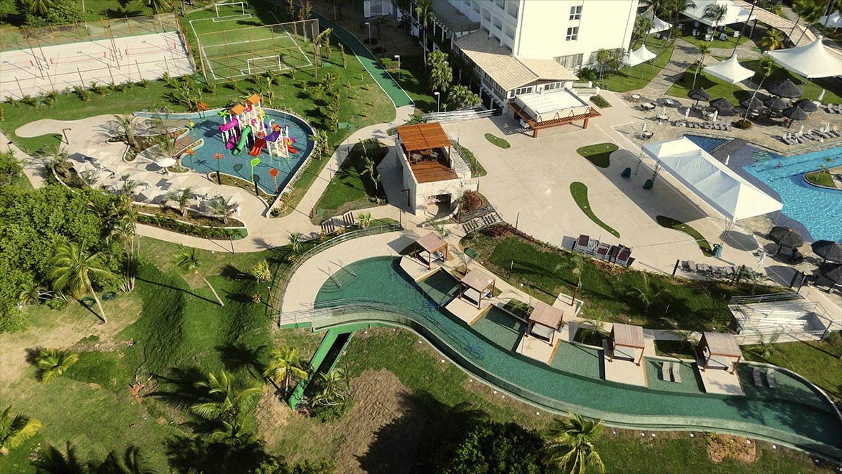 Férias de Julho no Deville Prime Salvador: Diversão Garantida para Toda a Família