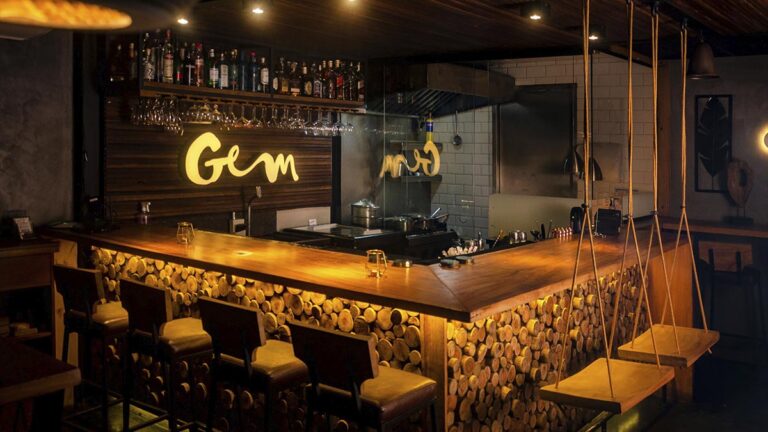 Minibar Gem recebe Sebastian Alarcon e Luli Moreira em collab exclusiva