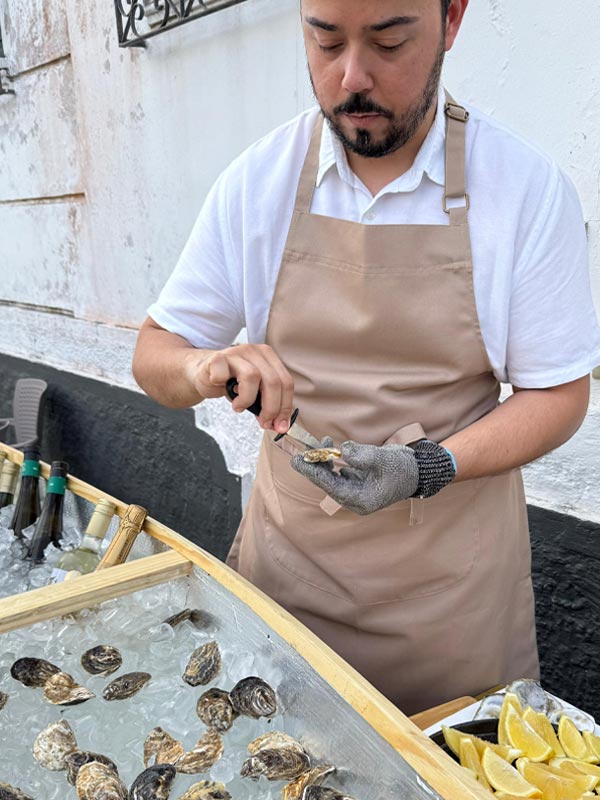 Tarde de Vinhos e Ostras no Santo Antônio Além do Carmo raphael sepulveda