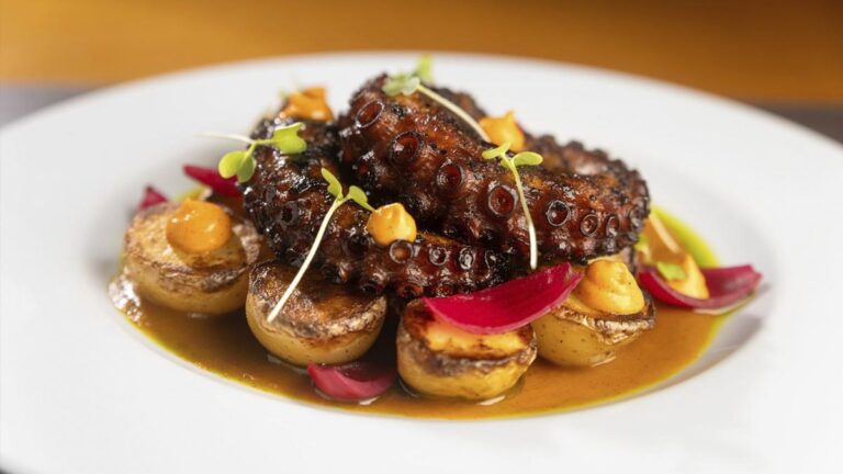 Puxadinho celebra 3 anos reafirmando sua alma boêmia na Pituba