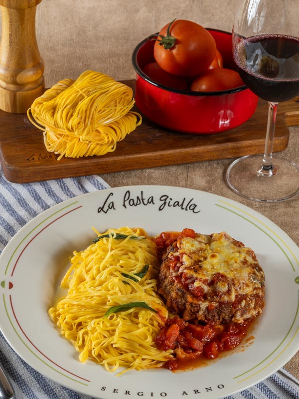 25 anos de La Pasta Gialla: tradição italiana ganha menu comemorativo em Salvador Polpetone de Mucarela com Tagliolini