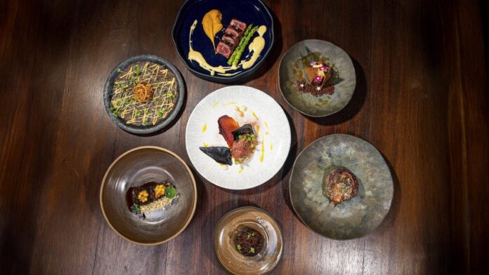 Menu experiência restaurante carvão