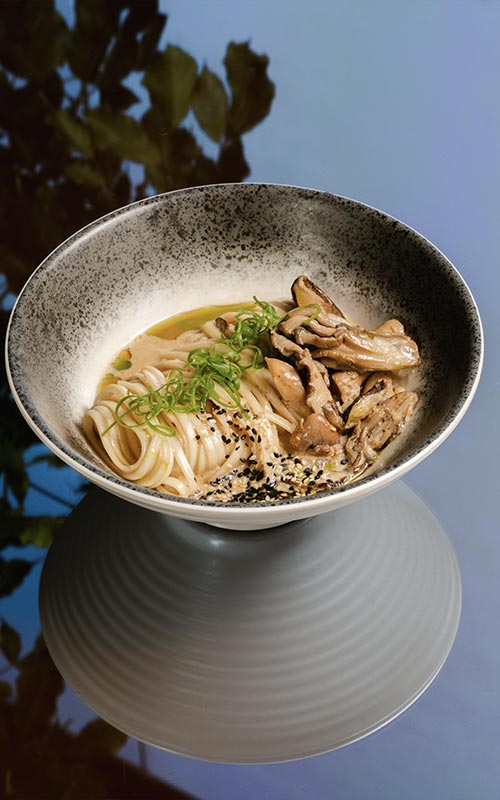 Mōrea renova o Lunch Experience e transforma o almoço de fim de semana no Horto Florestal noodles